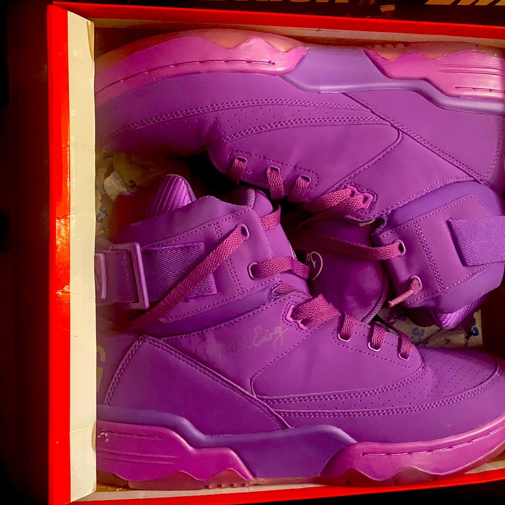 Patrick Ewing size 13 like new condition.
